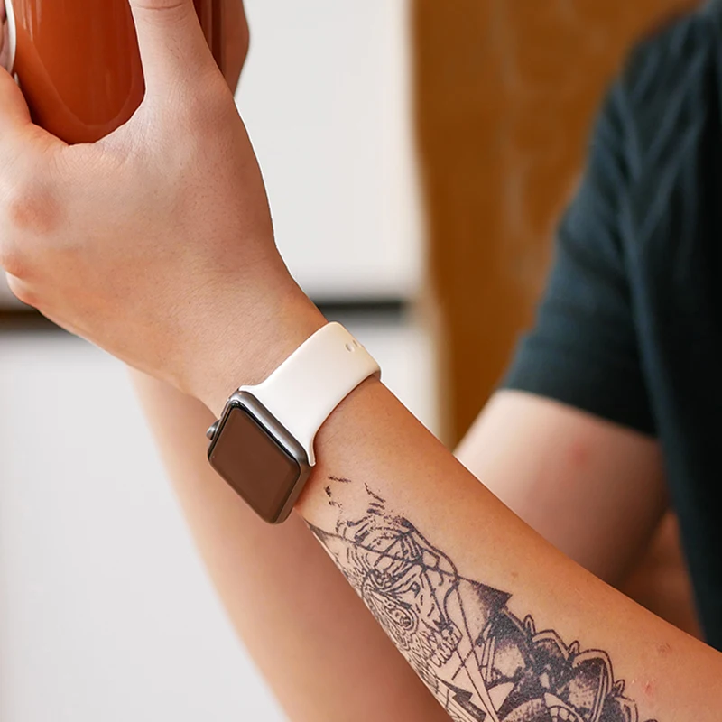 Мягкий силиконовый спортивный ремешок для часов Apple 44 мм 40 серия 5 4 3 2 1 iwatch 42 38