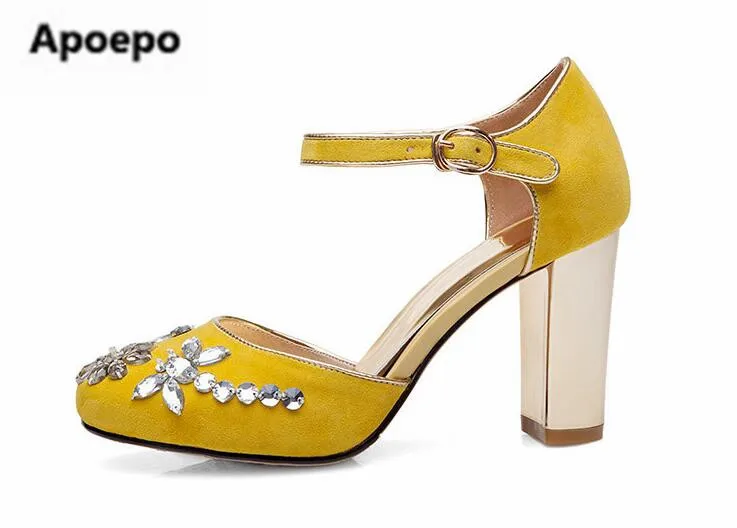 

Newest brand luxury shoes women crystal Flowers clogs shoes yellow black pumps Retro court dress shoes high heels wedding shoes
