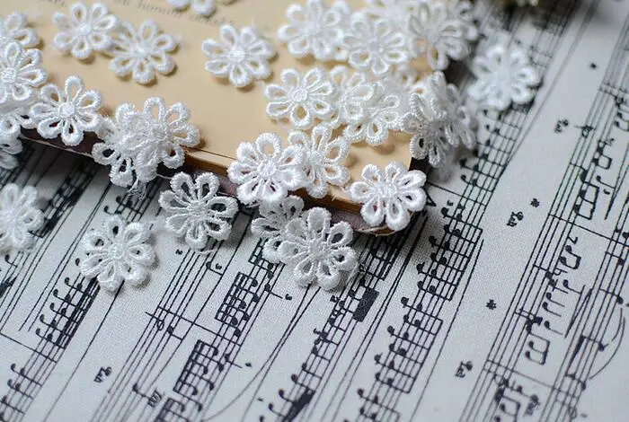 50 шт. 17 мм маленькое красивое кружевное платье с цветочной аппликацией сделай сам