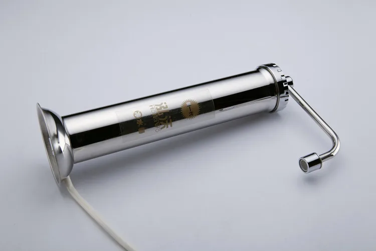 Кран из нержавеющей стали-установлен очиститель воды для удаления накипи просты