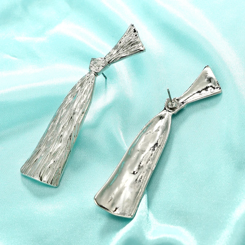 Docona в стиле панк с большим бантом из фионита КАПЛЕВИДНАЯ подвеска виде капель