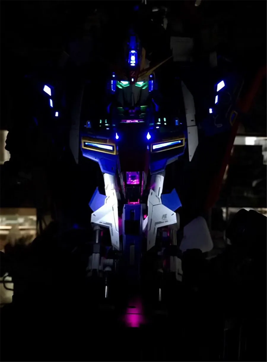 Фигурка YIHUI в наличии модель сборе Gundam zeta груди 1:35 фигурка со светодиодсветильник