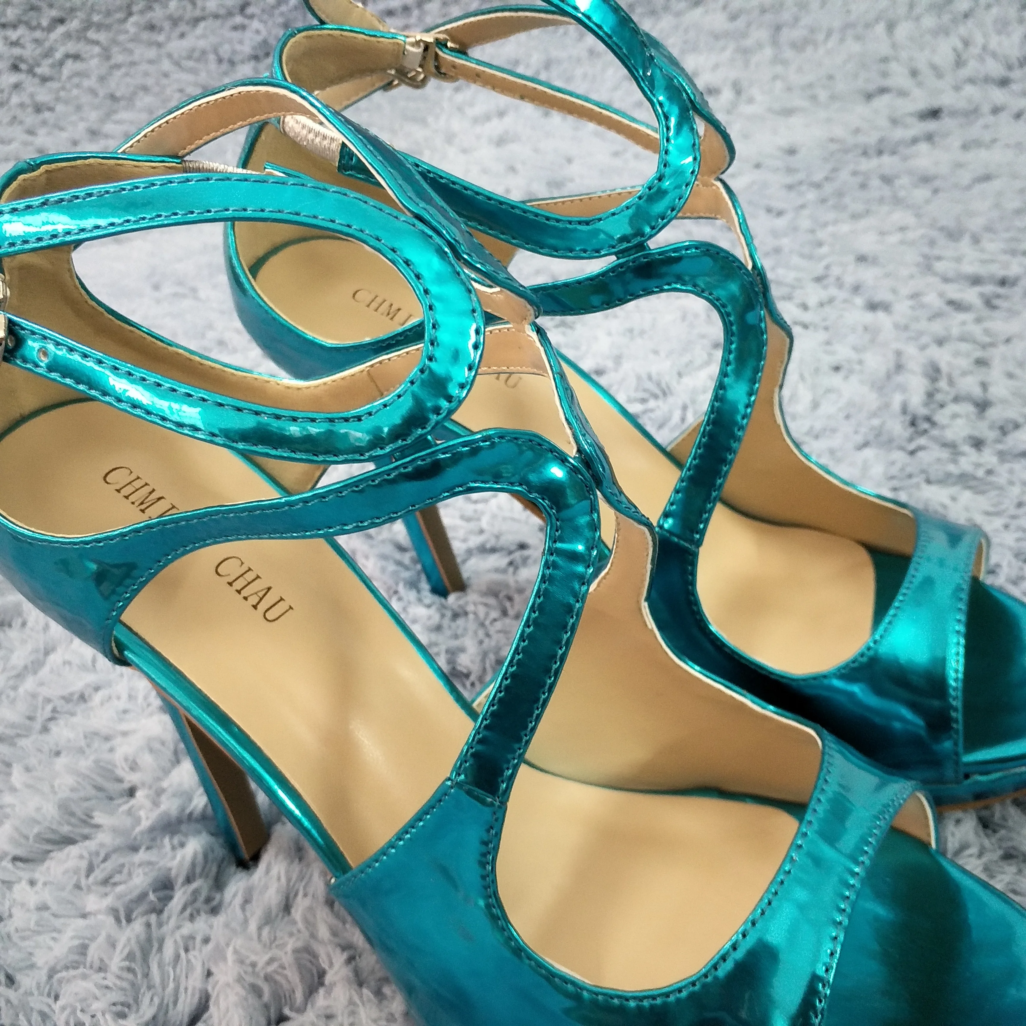 Женские босоножки на тонком высоком каблуке шпильке пикантные туфли с открытым