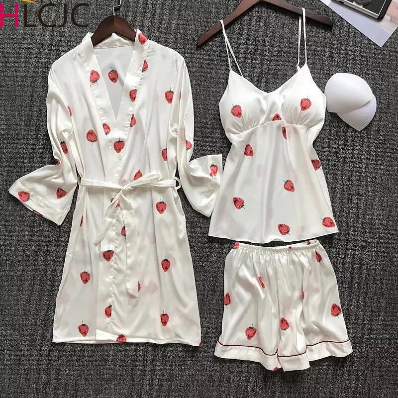 Женская атласная Шелковая пижама с клубничкой длинными рукавами женские