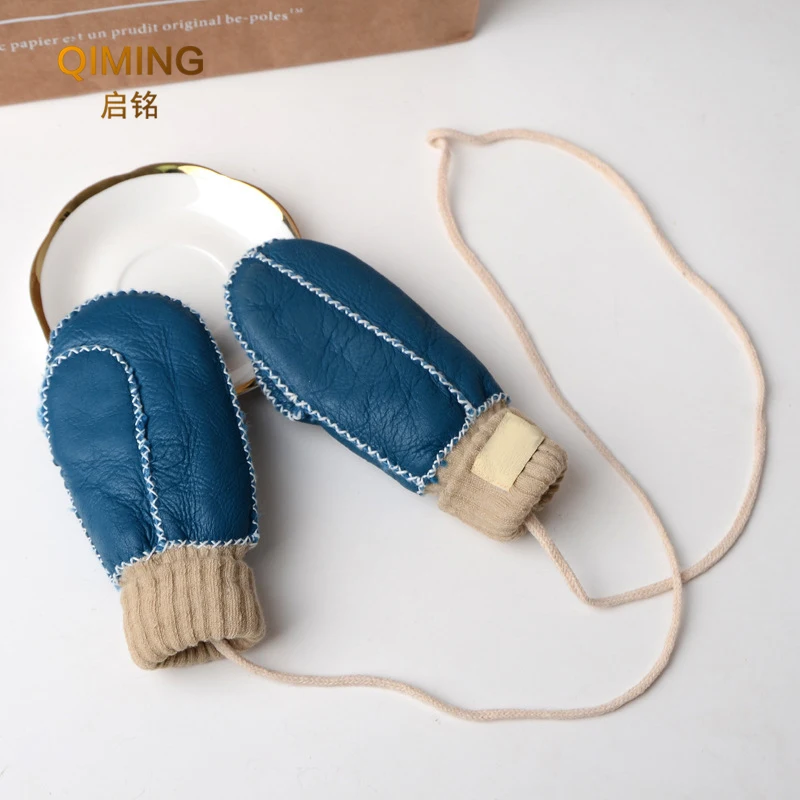 

Gloves & Mittens