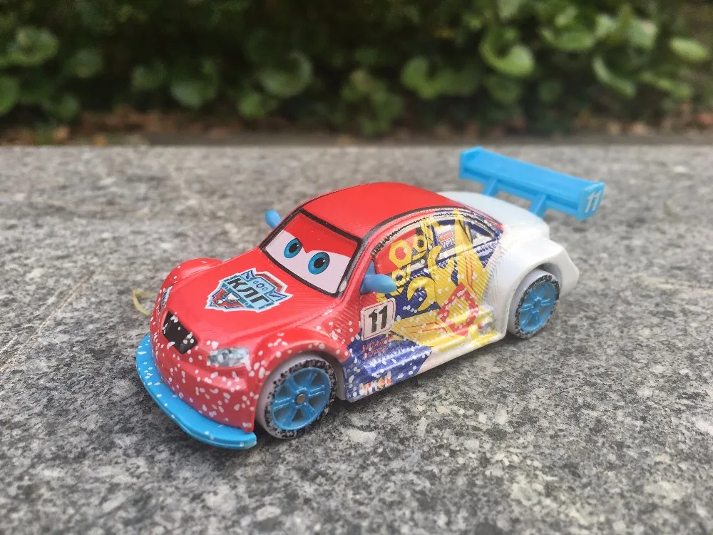 Disney Pixar Cars 1:55 Кубок льда Racer Виталий Петров металл литья под давлением игрушечный