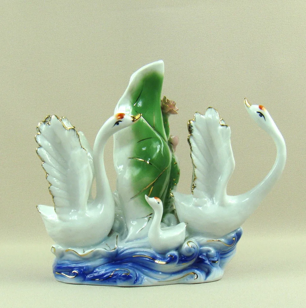 

Porcelain Swan Family Sculpture Traditional Chinese Design Ceramics Lotus Model Decoration Gift and Craft Ornament Accessories