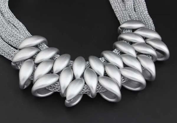 4 цвета Мода Большой себе necklacs и подвески 2017 несколько слоев листья чокер колье