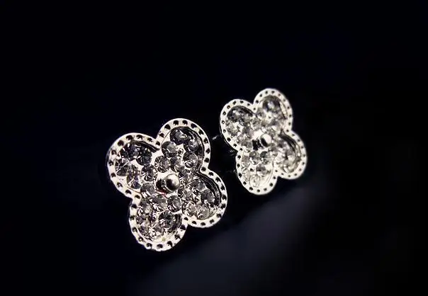 four leaf clover earrings with 18K gold plated fashion high quality luxury flower stud for women new design 802385 | Украшения и