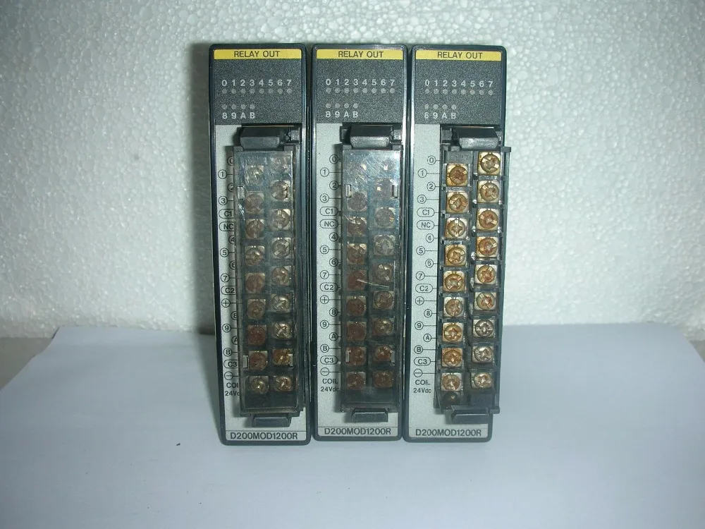 

1 шт. б/у режущий молоток PLC D200-MOD-1200R