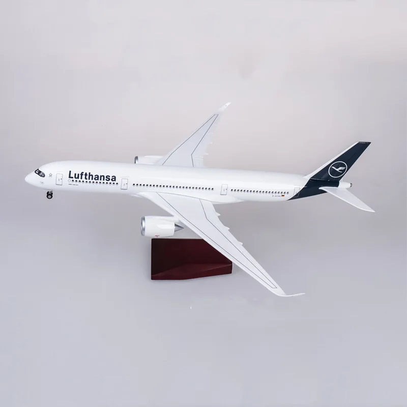 50.5CM 1/142 Scale Diecast Airplane Airbus A350 Lufthansa Airline Model With Bases Wheels Resin Plane For Collection