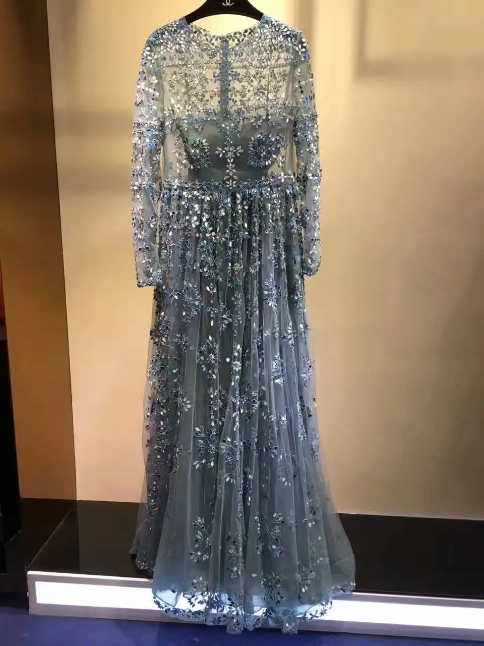 Потрясающие Длинные платья для женщин трудоемкое вечернее платье с вышивкой