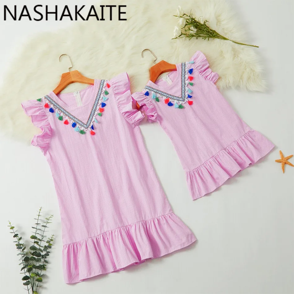 NASHAKAITE/семейный образ; платья для мамы и дочки с расклешенными рукавами; в полоску; с кисточками; мини-платье для мама дочь семья; Одинаковая одежда