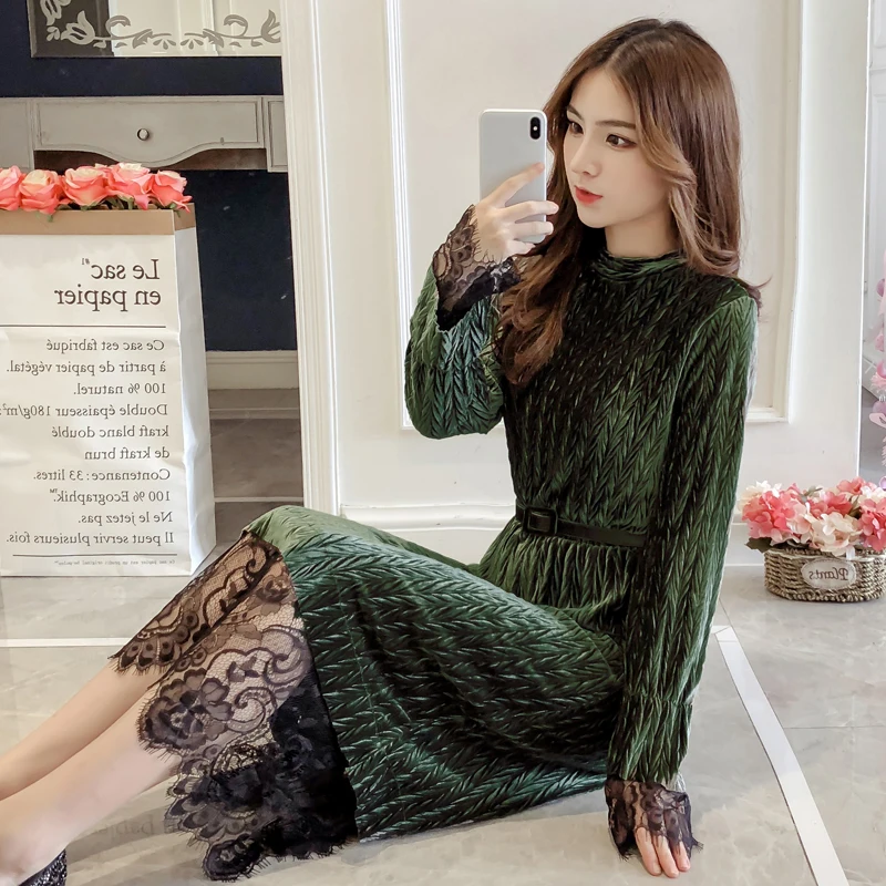 Женское длинное платье с круглым вырезом и длинными рукавами велюровое для