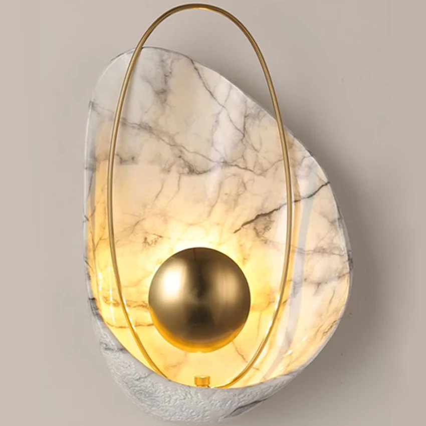 Современный светодиодный настенный светильник в минималистическом стиле в форме раковины из смолы и меди, креативный домашний прикроватный светильник для спальни, настенный светильник для лестничной лестницы