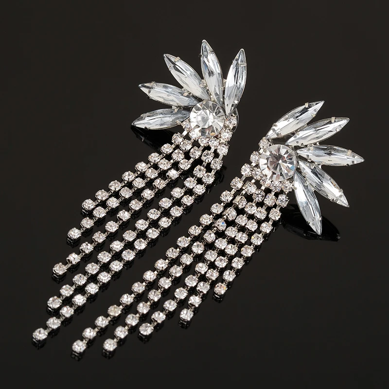 YFJEWE Модные женские длинные серьги с кисточками в форме цветка кристаллами для