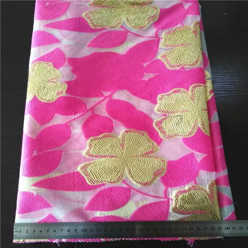 

Jacquard fabric three-dimensional rose gold jacquard rose fabric fabric autumn and winter fashion tapestry dress DGH07