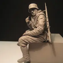1/16 resin figures model kit World War II sitting soldiers Unpainted and unassembled 1673D