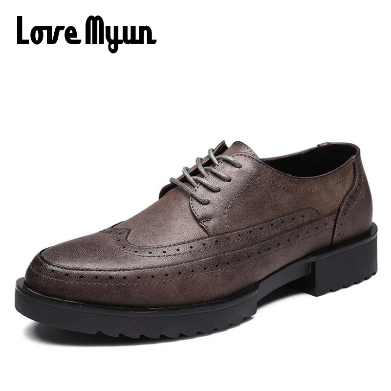 

Fashion Retro Luxury Brand Man Brogue Shoes Business Oxfords Shoes Microfiber Leather Lace-up Formal Men Dress Shoes OO-68