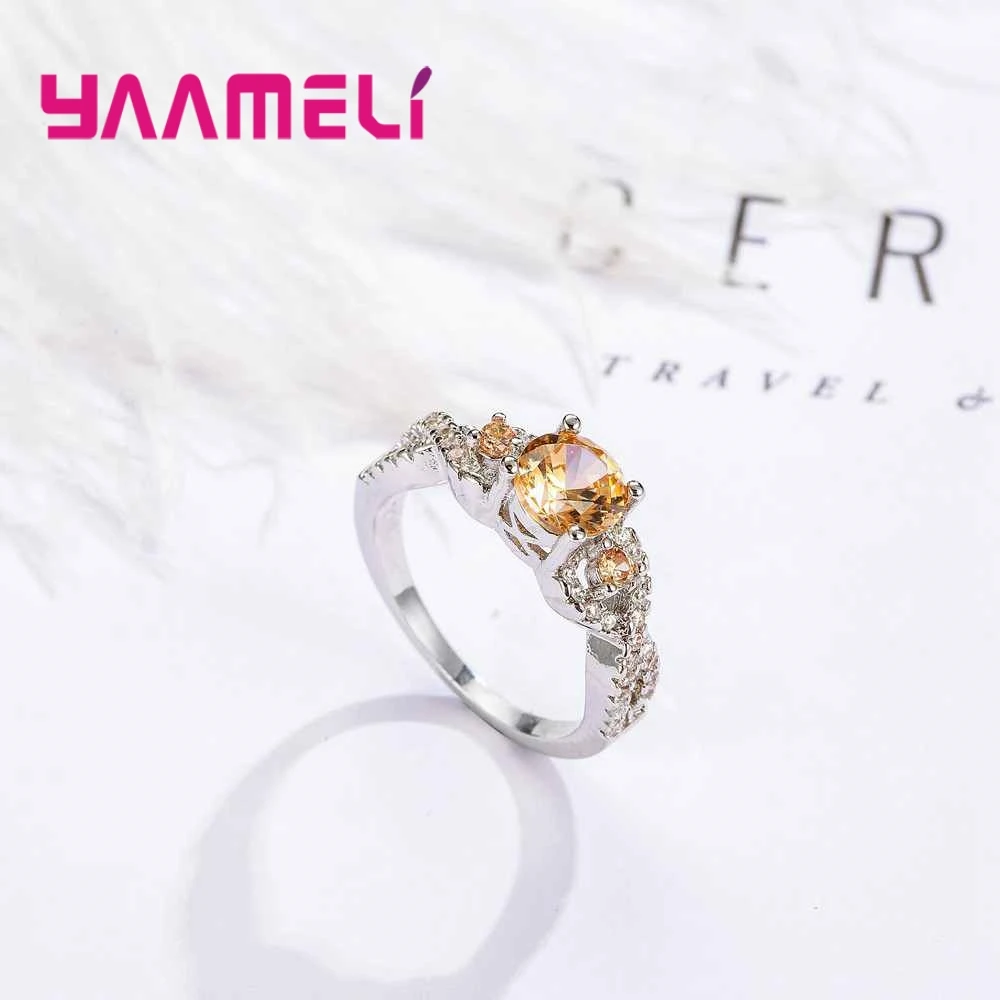 Женское кольцо из серебра 925 пробы с фианитом | Украшения и аксессуары