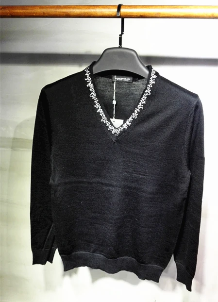 2017 Новый мужской черный свитер с v образным вырезом и белым цветком|men neck sweater|v sweater