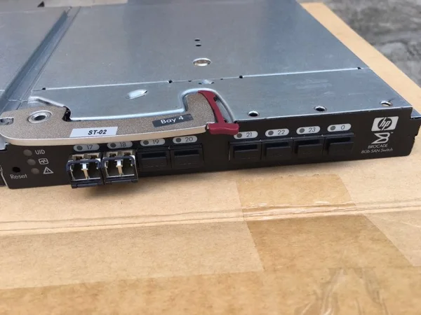Оригинальный HP AJ820A 8/12C 8G SAN Switch 489864 001 Send 2 AJ716A|Детали и аксессуары для приборов| |