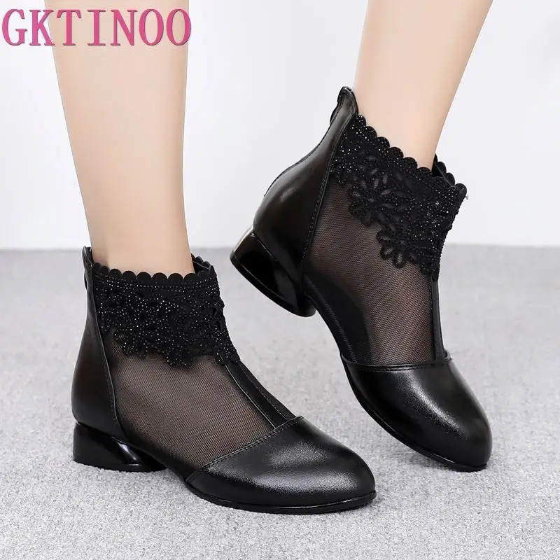 

Women's Shoes