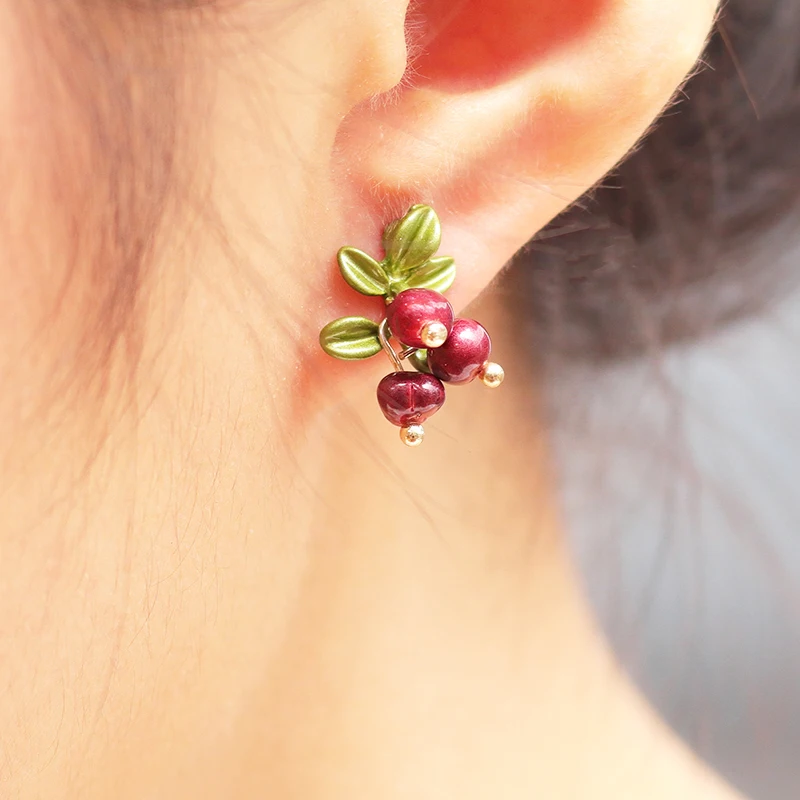 

Fashion mini stud earrings Popular Cute Romantic stud earrings Creative retro tassel earrings red grapes stud earrings for women