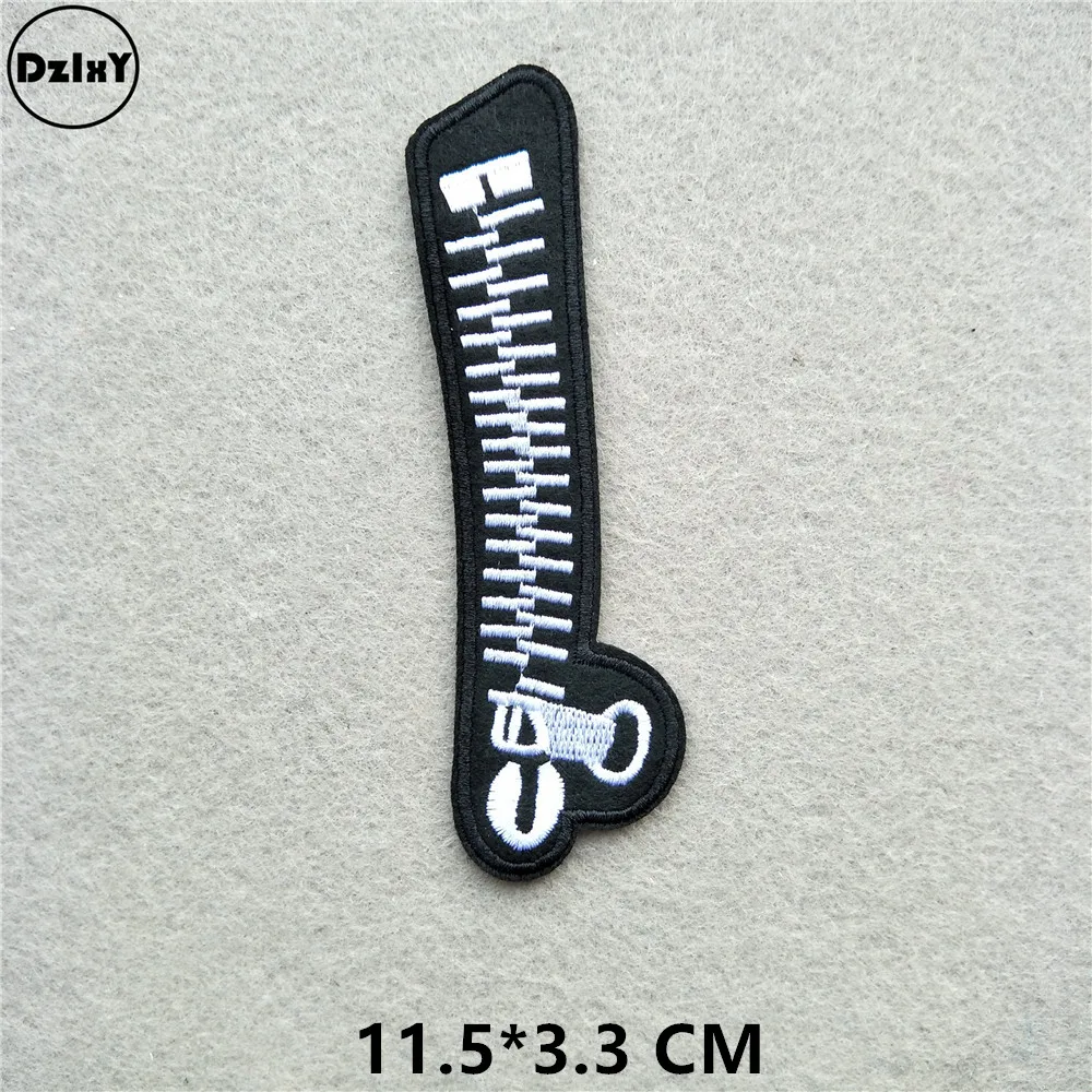 1-PCS-B-126 46 стилей) черно-белая алфавитная заплатка для одежды в полоску с железной аппликацией наклейки для одежды буквы значки с вышивкой - Цвет: 1-PCS-B-126