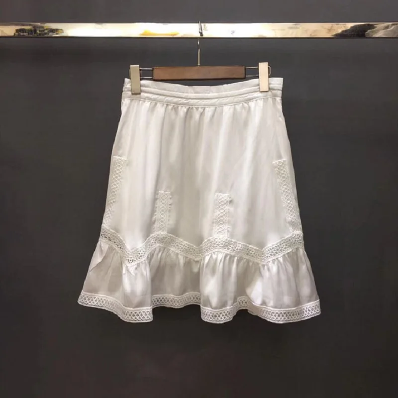 Комплект укороченный Женский кружевной топ на бретелях и белая юбка-трапеция с