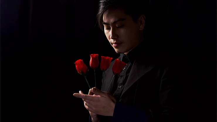 Y Rose от г на и Бонда ли одна роза меняется четыре розы Волшебные трюки волшебство