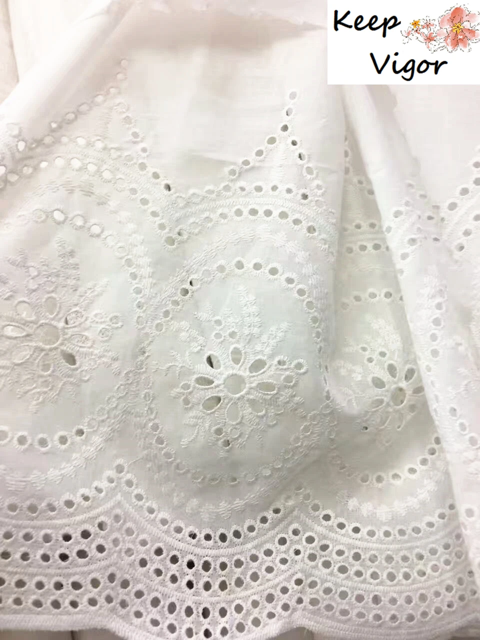 

Новинка! Прямая продажа с завода (1 ярд), 100% хлопок, белый, хорошее качество, двухсторонняя вышивка, ткань для женского платья, кружева для сва...