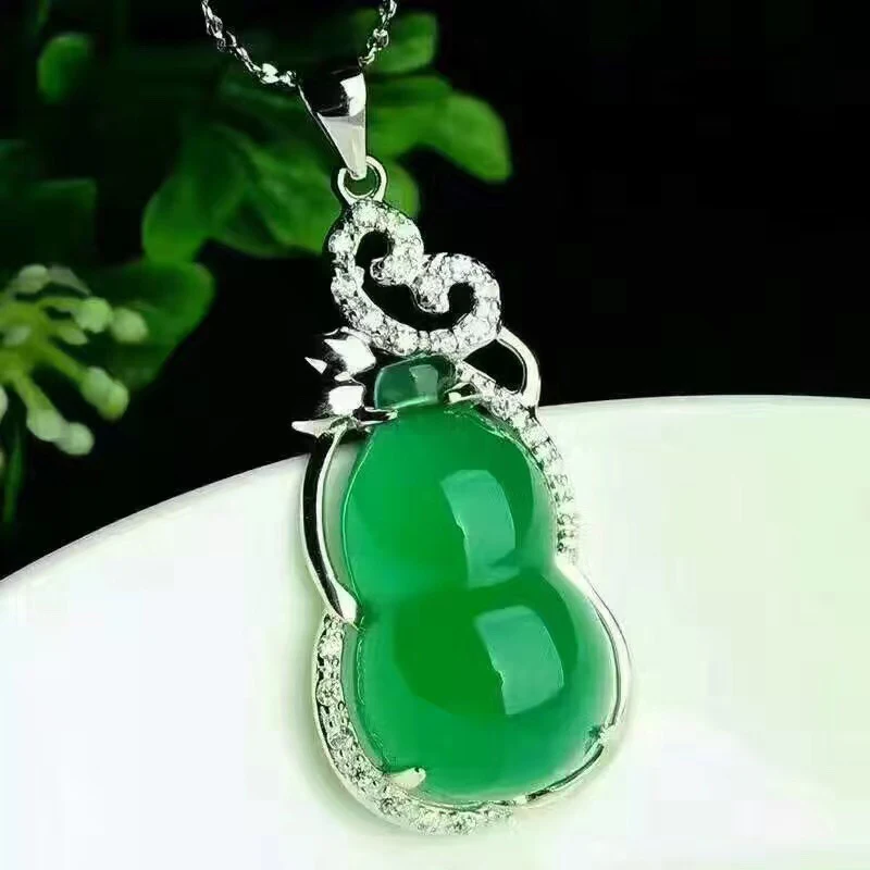 Natural green chalcedony pendant gourd ice female models authentic 925 silver wishful necklace AAAAAA Free shipping | Украшения и