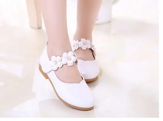 Детские кожаные туфли сандалии для девочек модная брендовая обувь сцены на осень