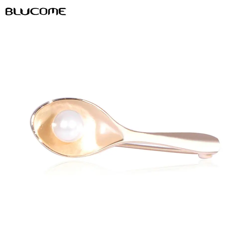 

Blucome Simulated Pearl with Spoon Shape Brooches Pins Gold Color Small Suit Collar Clip Needle Brooch Chef Tools Harajuku Badge