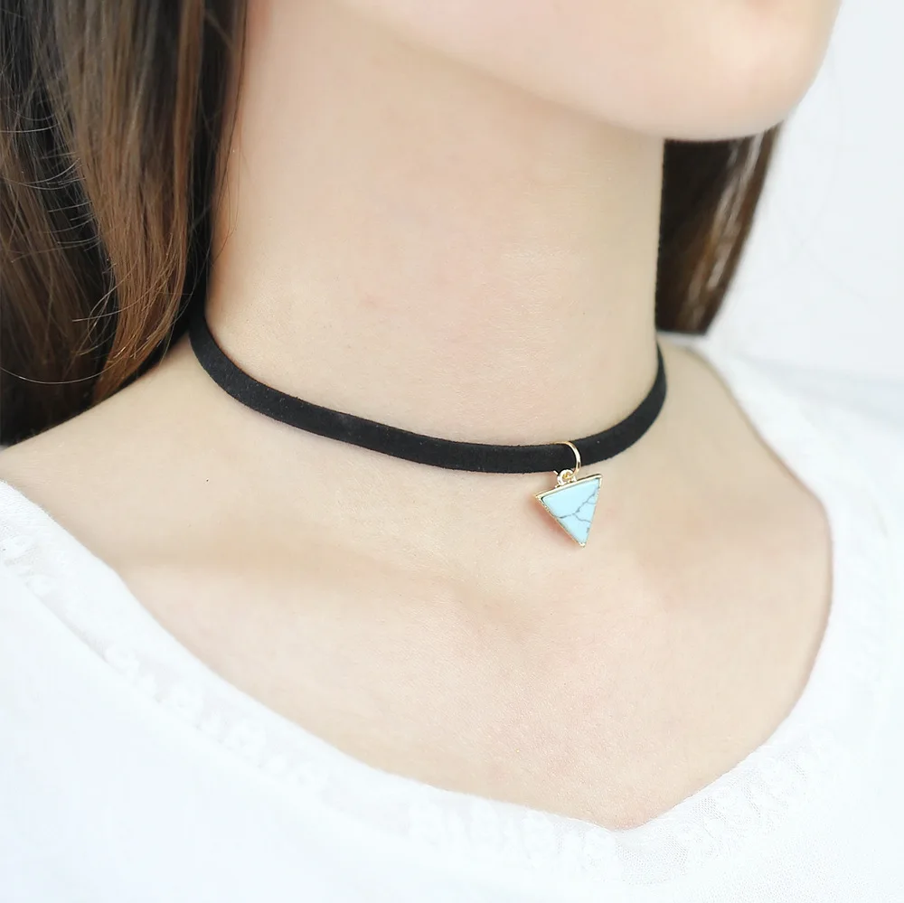 Женское колье-чокер с подвеской из кожи треугольное ожерелье кулоном