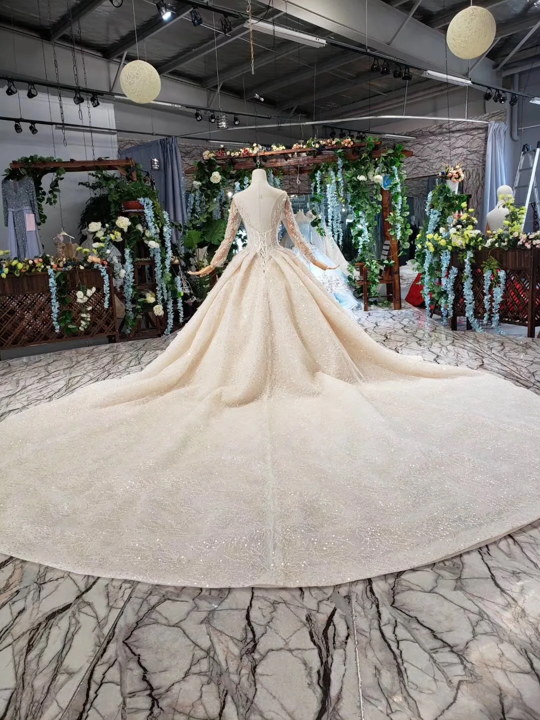

Amazing Shiny Wedding Dress 2019 New Bling Bling Ball Gown Luxury Bride Dress Custom Vestido De Noiva Custom Made Chic Mariage