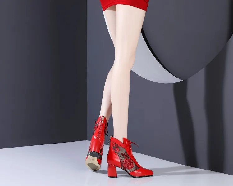

Women's Shoes