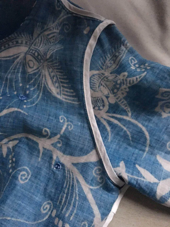 Винтажная льняная рубашка из рами с цветочным узором спереди коротким сзади и