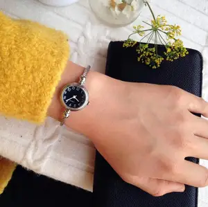 Женские наручные часы с римским циферблатом, Серебристые часы с маленьким браслетом в ретро стиле, 2018