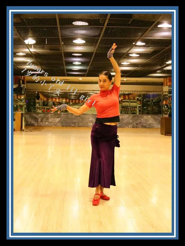 Женский костюм для танцев Bellydance бархатная юбка с открытым разрезом SRA18 |