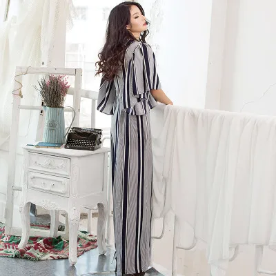 Весеннее летнее платье макси с полосками и бабочками для женщин высокого качества 2017 года, размер плюс, разрезы, элегантное винтажное платье.