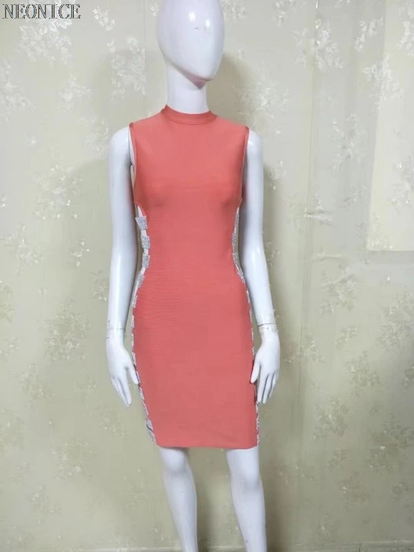 Женское облегающее платье эластичное розового и черного цвета с бриллиантами