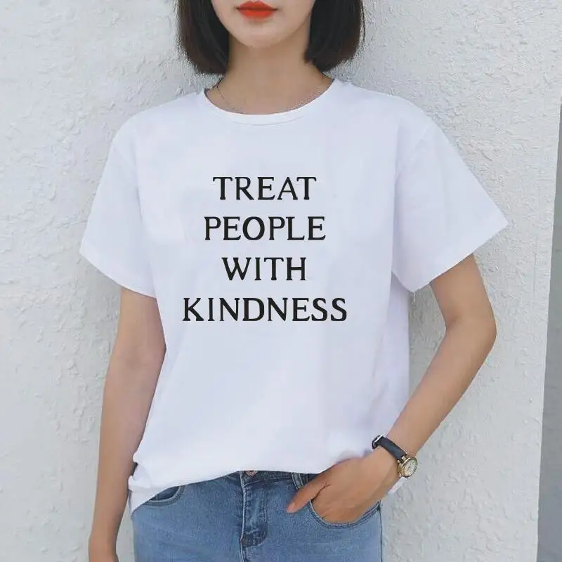 

Женская хипстерская футболка с коротким рукавом и надписью «Treat People»