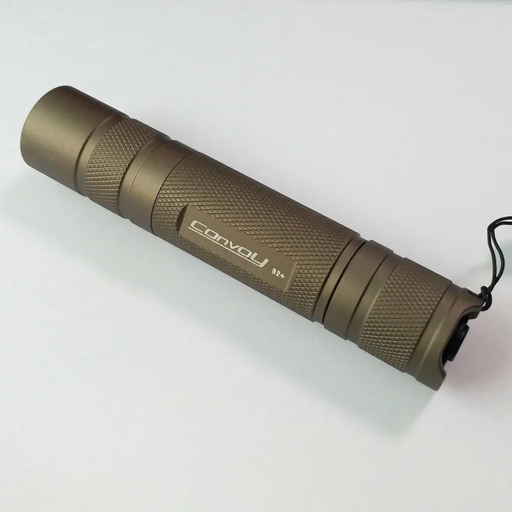 Desert tan S2 + xpl hi V2 1A 7135*6 3/5 режимов 2 группы с небольшим количеством царапин на