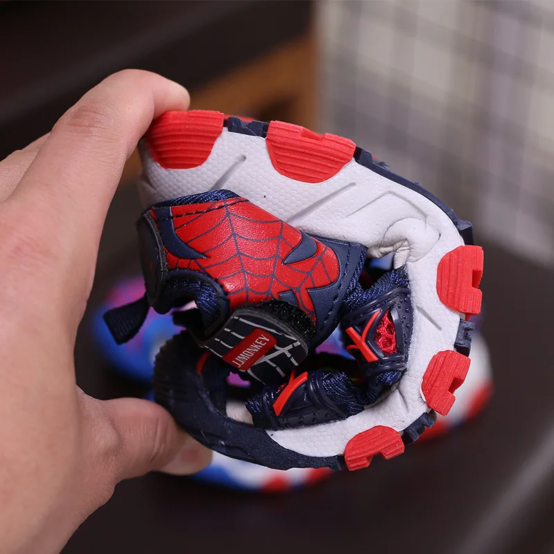 Сандалии для мальчиков с рисунком Человека паука летняя детская обувь