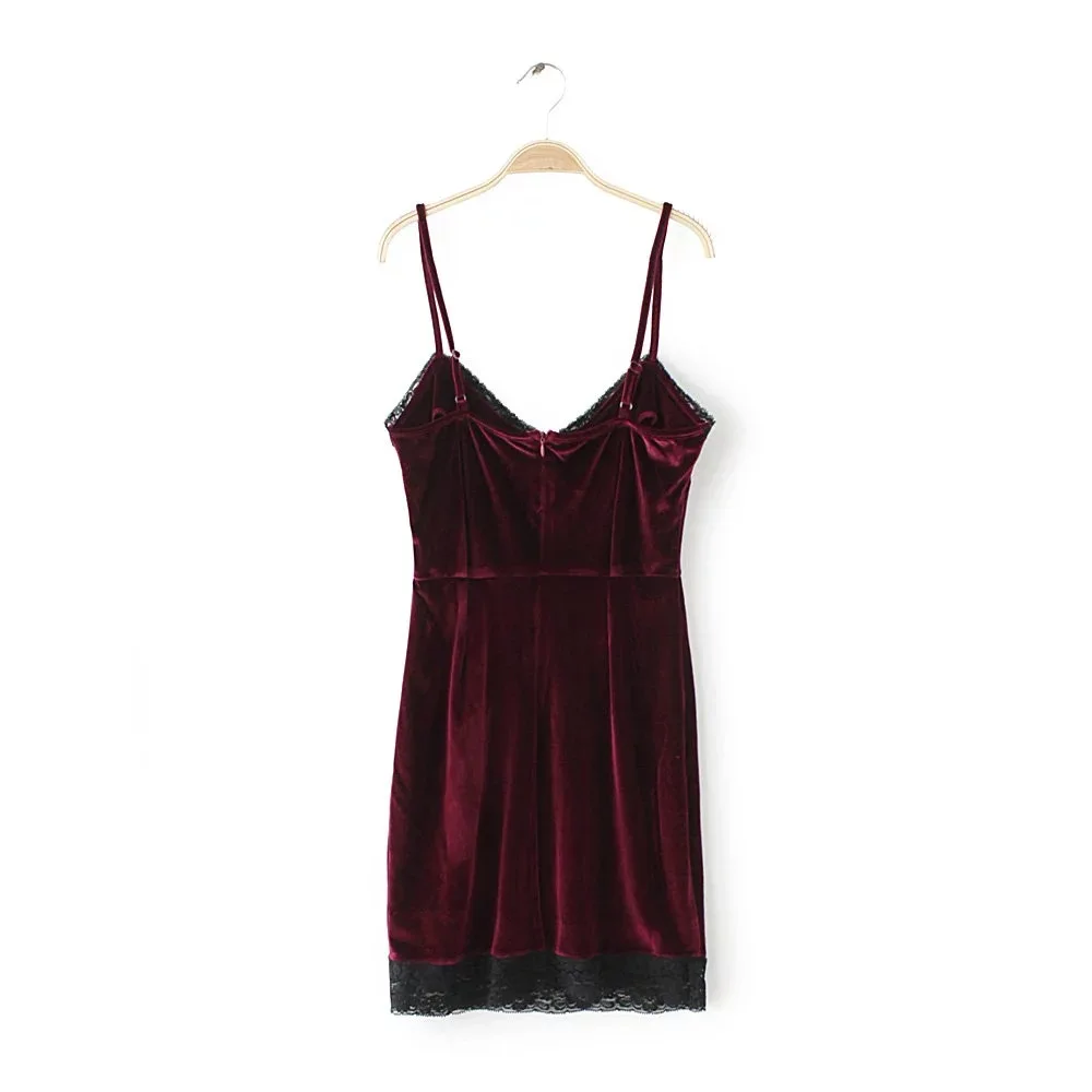 Женское осенне зимнее бархатное платье на бретельках с V образным вырезом|sheath