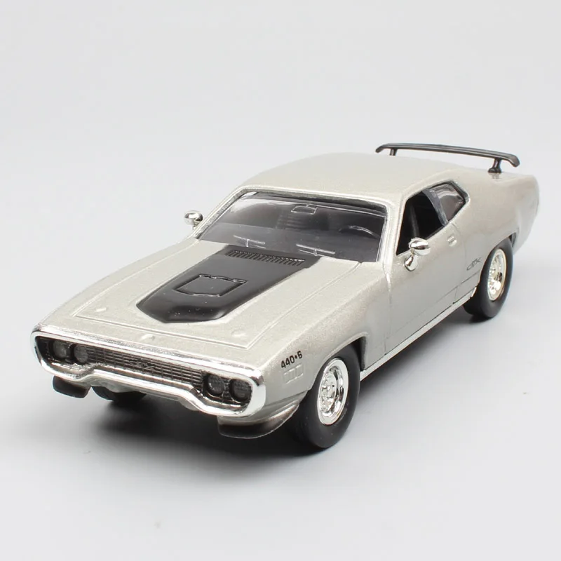 1:43 Масштаб автомобили классика Chrysler Plymouth GTX Road Runner литые автомобили модели мышечных гоночных автомобилей 1971 миниатюры для детей