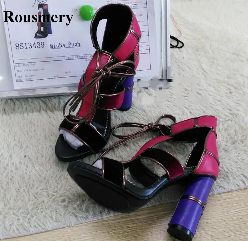 Новый дизайн Разноцветные босоножки на массивном каблуке со шнуровкой и