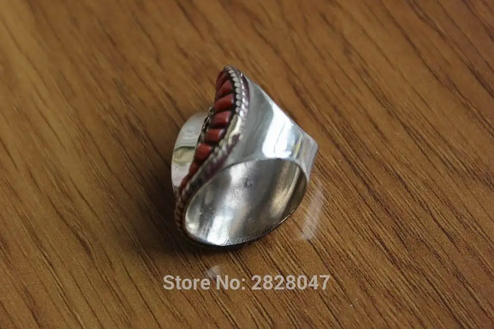 RG255 Винтажное кольцо из тибетской меди инкрустированное красным кораллом